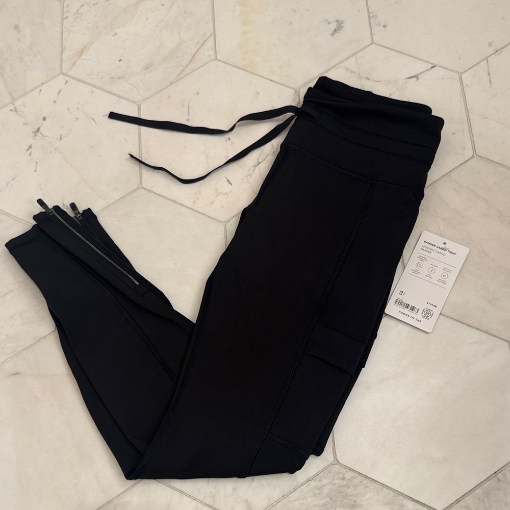 NWT Athleta rainier cargo tight